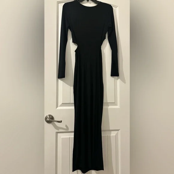 NWT! FORE CUT OUT MIDI DRESS